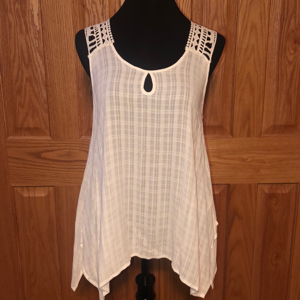 Women’s size Medium white lace tank top shirt